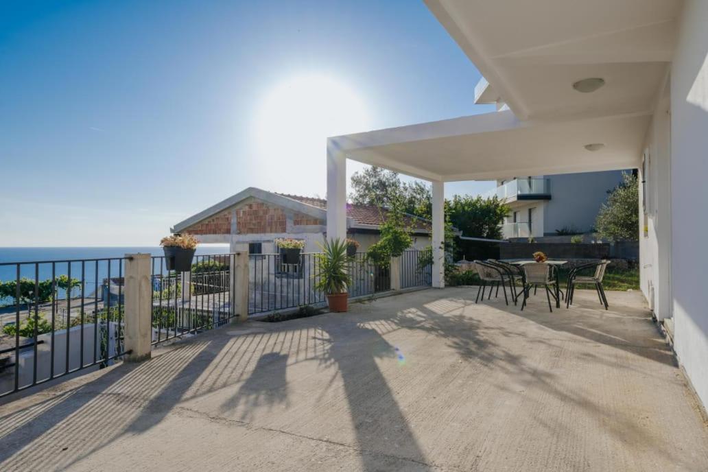 Apartmani Vittoria Бар Екстер'єр фото