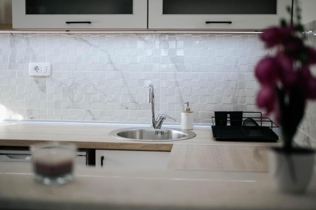 Apartmani Vittoria Бар Екстер'єр фото