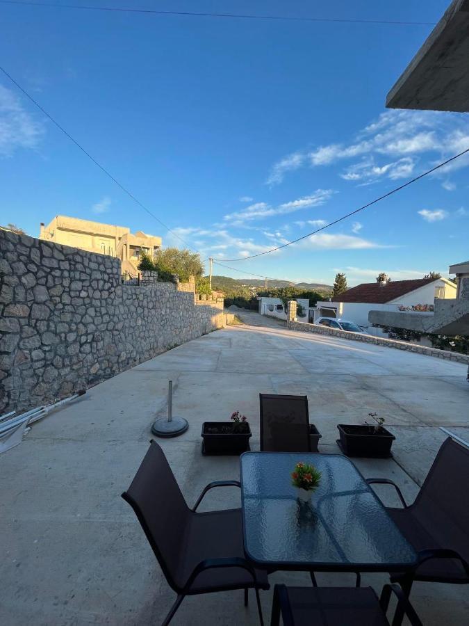 Apartmani Vittoria Бар Екстер'єр фото
