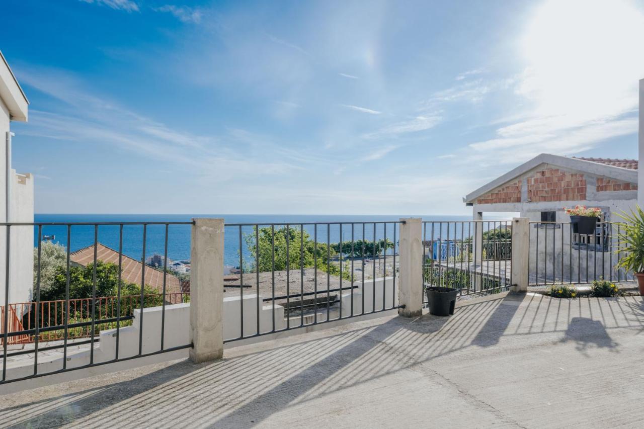 Apartmani Vittoria Бар Екстер'єр фото