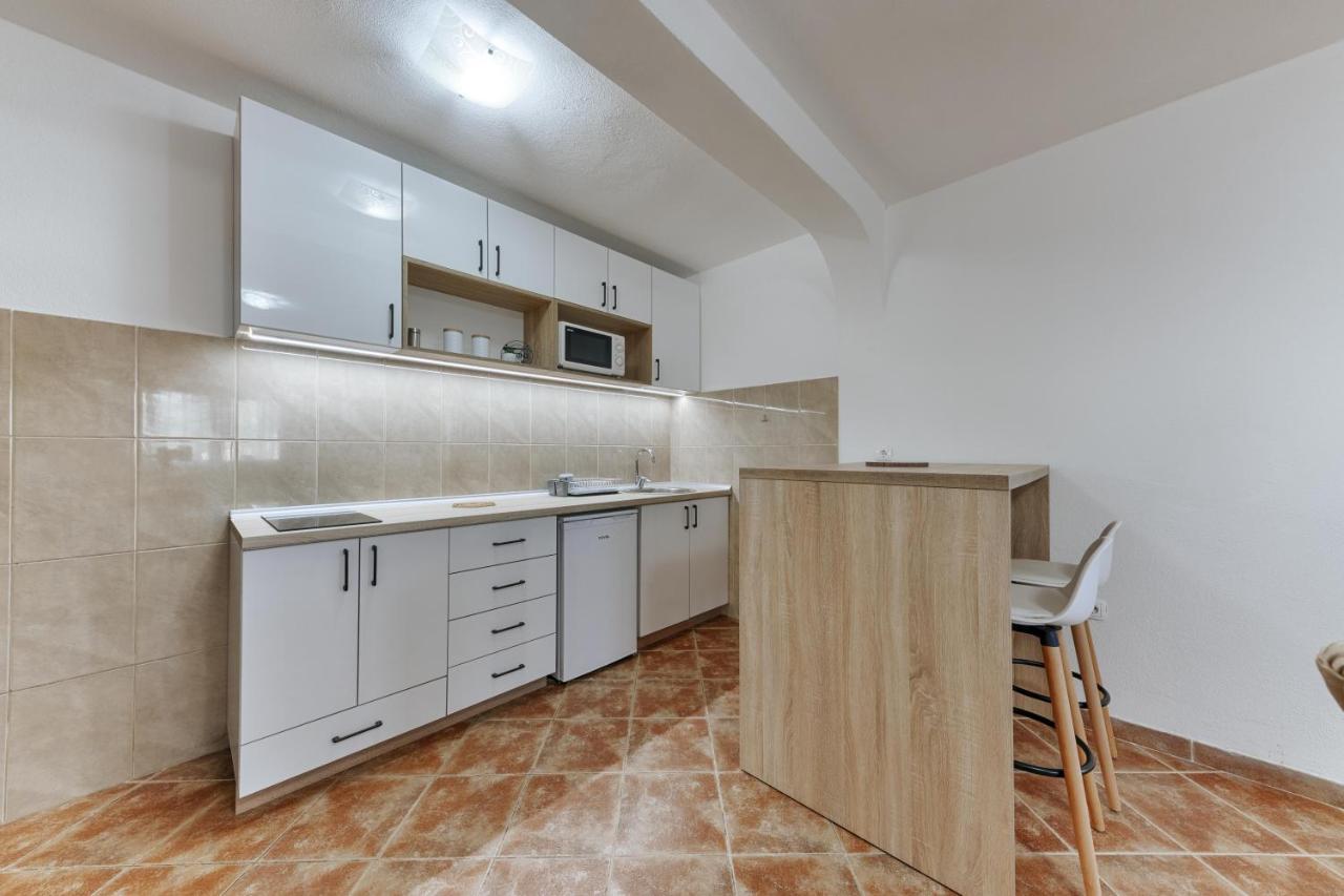 Apartmani Vittoria Бар Екстер'єр фото